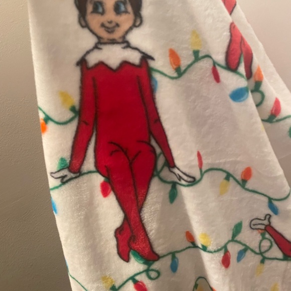 Elf On the Shelf Blanket - Picture 4 of 4